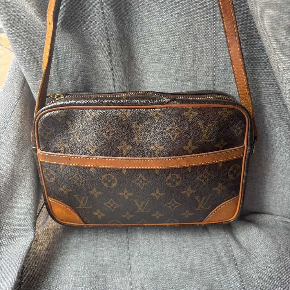 Louis Vuitton Trocadero 27